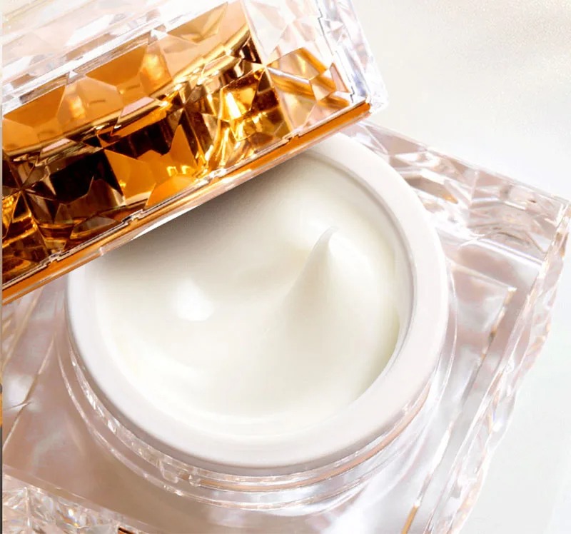 プラチナレアラグジュアリーキャビアケアフェイシャルクリーム　 - Luxury Skincare Sets のレビューと価格